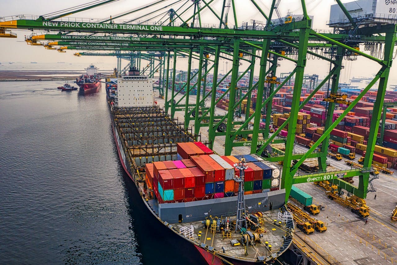 Supply-chain dashboard showing performance, logistics, and forecast views